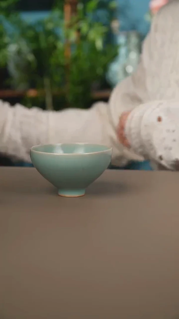 仿古天青鸡心盏杯微暇