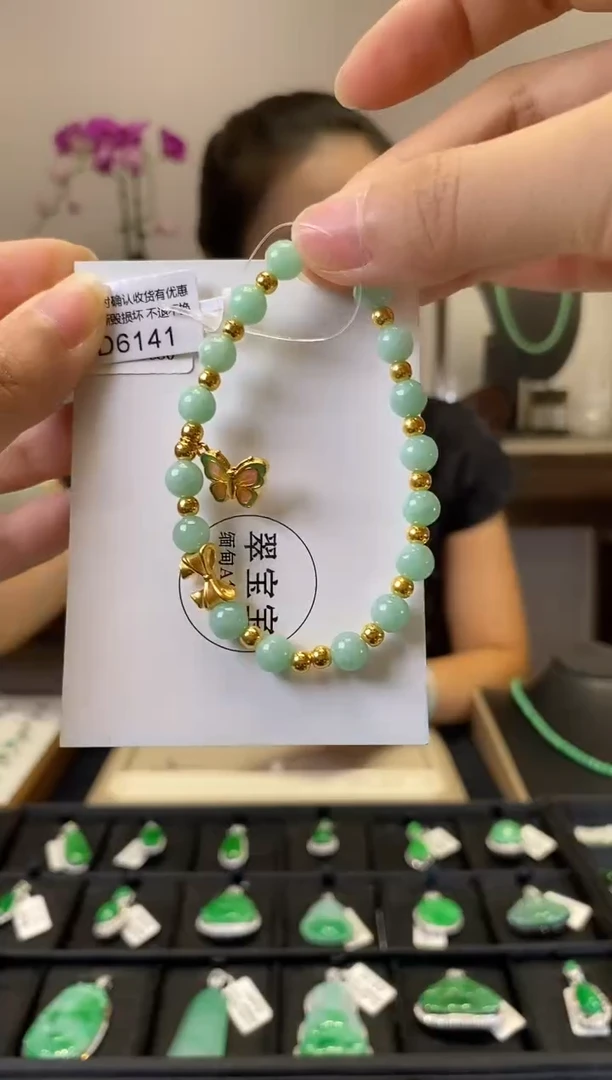 颈饰足金镶嵌翡翠D6141 足金手串 含运营费