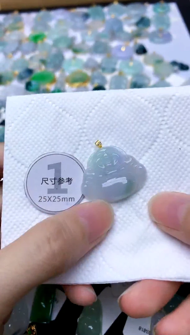 颈饰18K金镶嵌翡翠天然A货翡翠