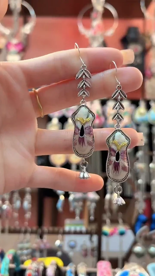 织绣 云织谣民族风精美饰品   150