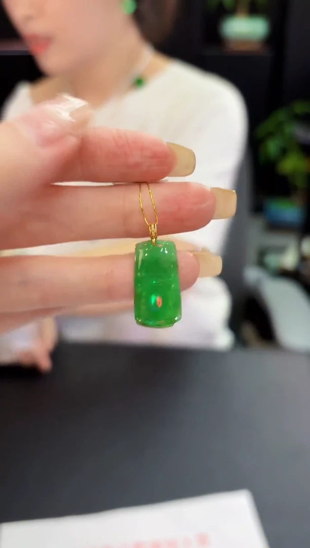 翡翠18K金镶嵌颈饰 缅料A货/支持复检/一件