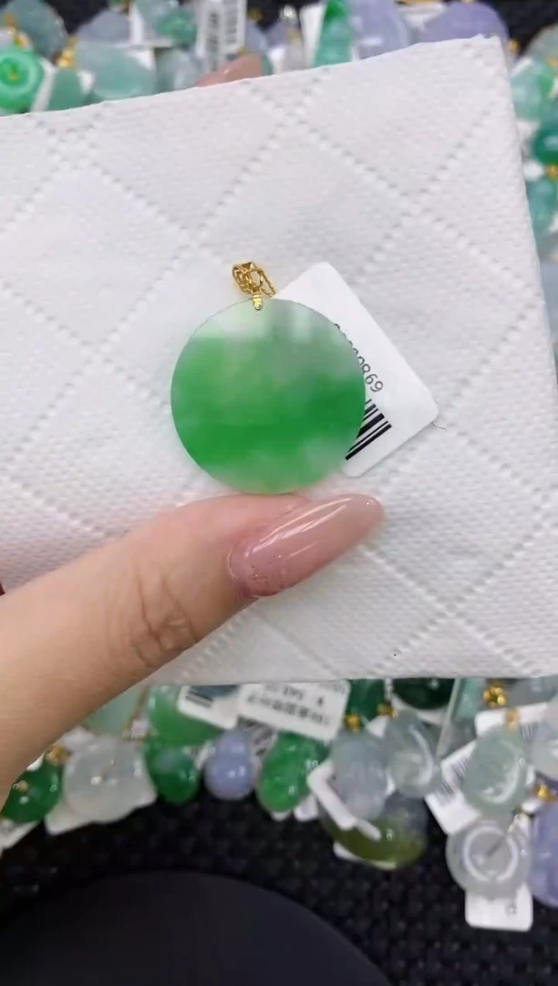 颈饰18K金镶嵌翡翠1111111111