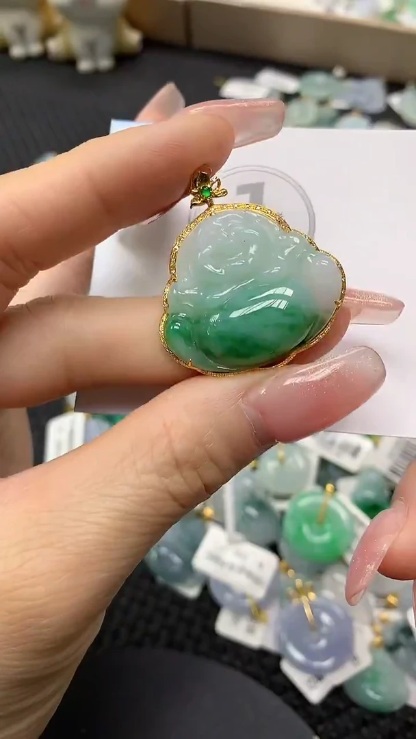 颈饰18K金镶嵌翡翠a货支持复检百元以上9元证书费自理