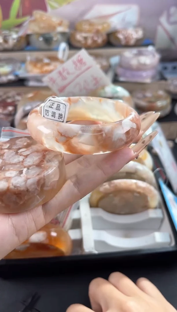 未镶嵌手镯石英质玉55