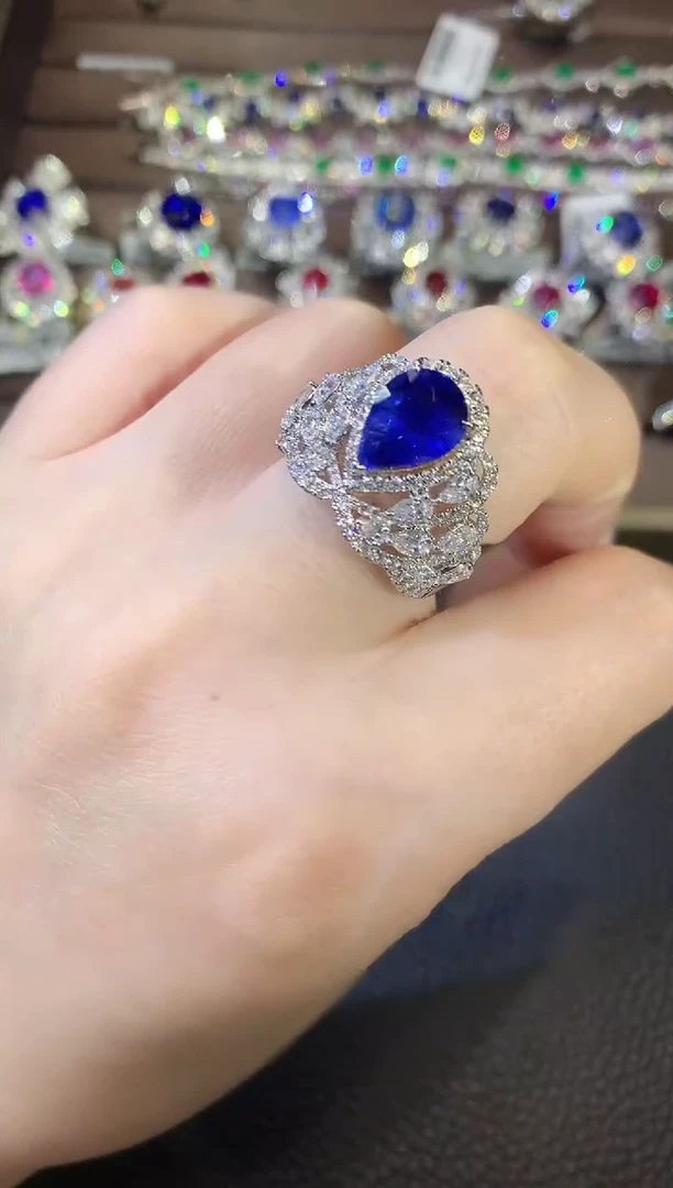 【闪购商品】彩色蓝宝石戒指18K金镶嵌D35