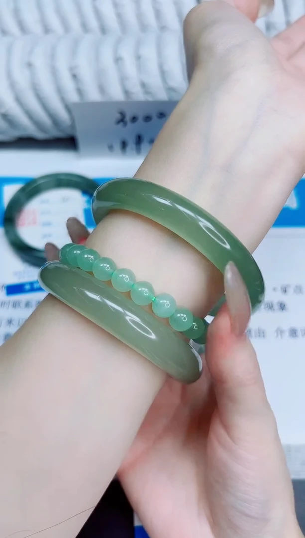 未镶嵌手镯石英质玉42/56.2