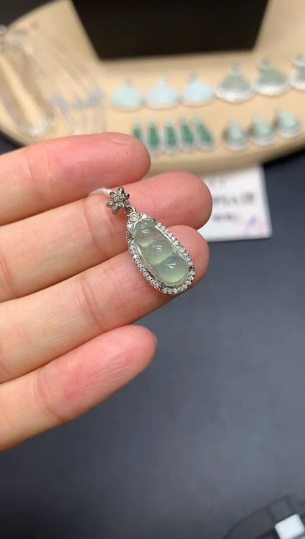 翡翠银S925镶嵌吊坠(不含链)福豆【多样性发其一】