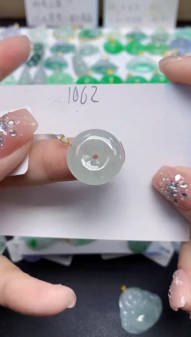 颈饰18K金镶嵌翡翠天然缅甸翡翠A货翡翠百元以上9元证书费自理