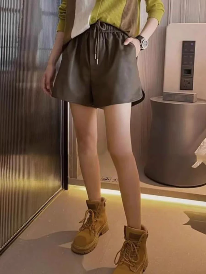 咖色pu皮短裤女春秋2025新款宽松休闲裤靴裤外穿黑色a字阔腿裤子