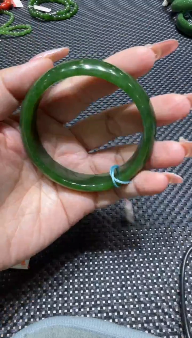 颈饰未镶嵌和田玉手镯60