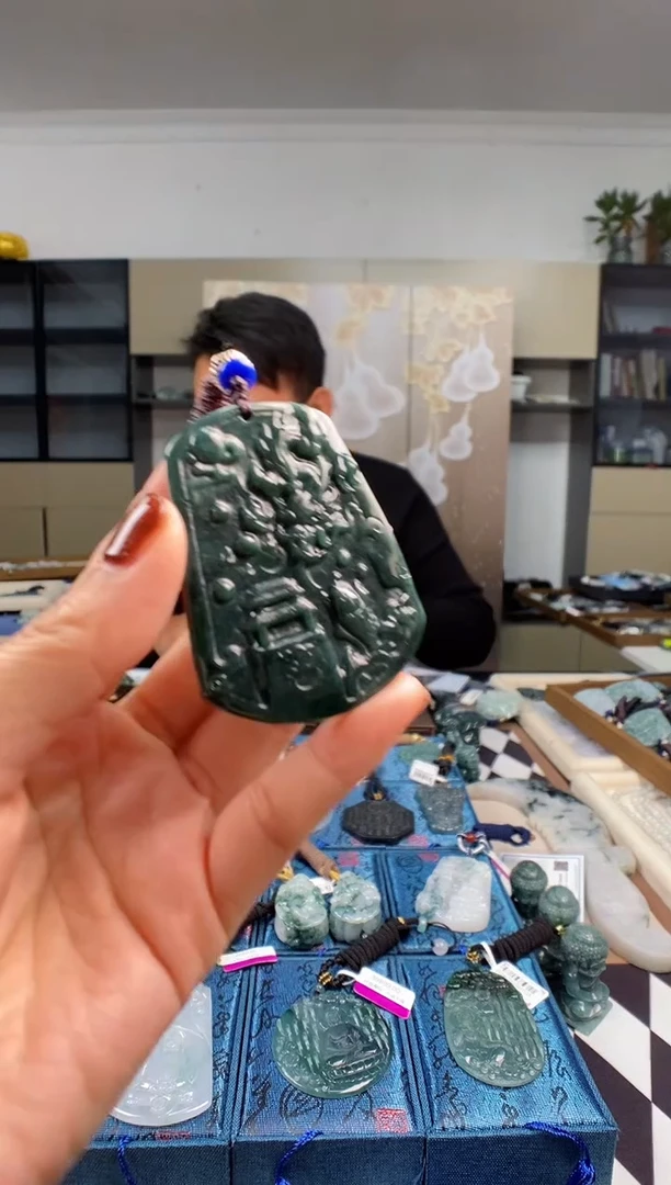 颈饰未镶嵌翡翠多样性发其一