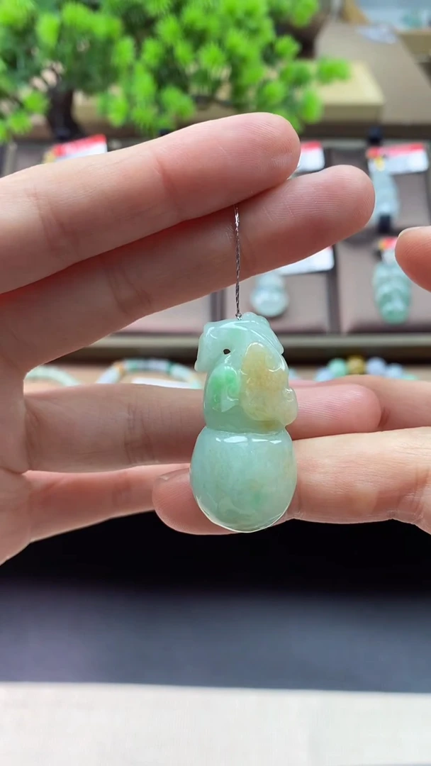 【闪购商品】翡翠颈饰未镶嵌葫芦