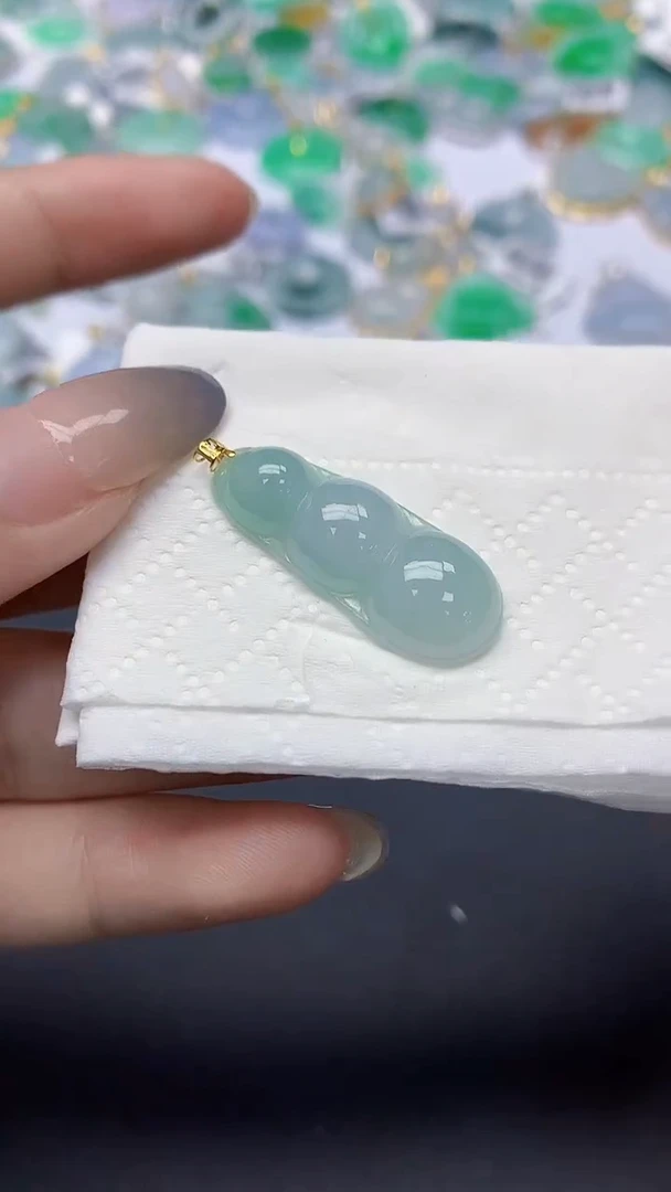 翡翠未镶嵌颈饰天然缅甸a货翡翠
