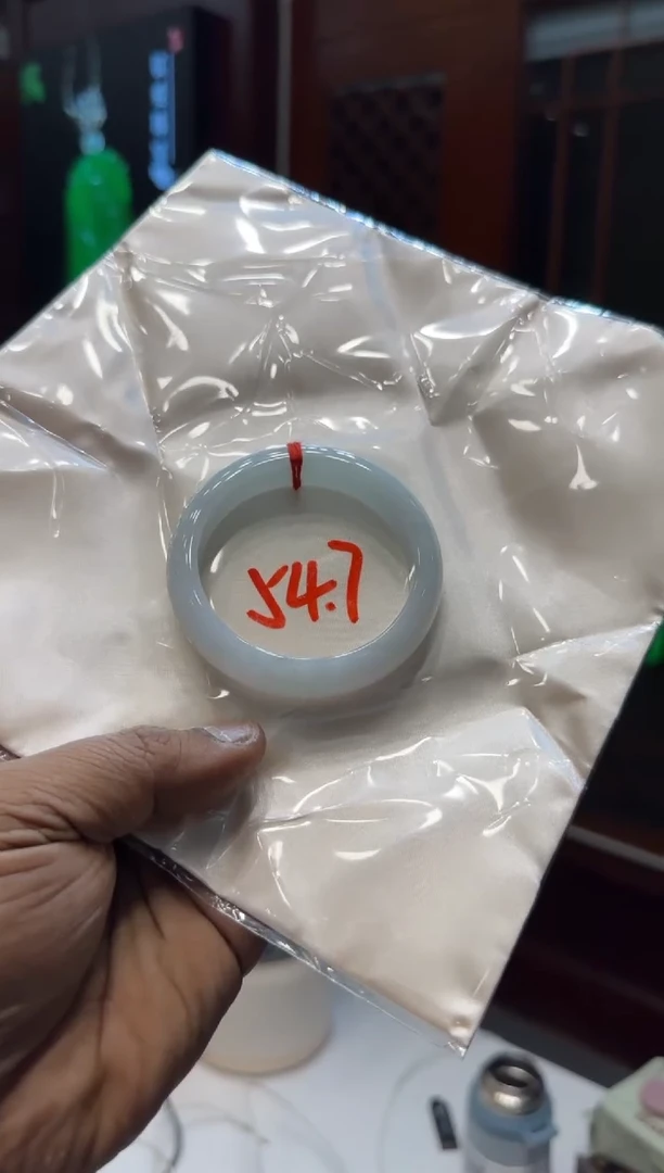 未镶嵌手镯翡翠手镯