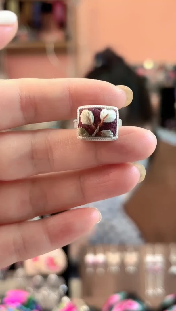 织绣艺枝独绣手工饰品599