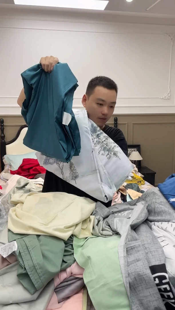 棉银灰色印花搭配深绿色床单四件套