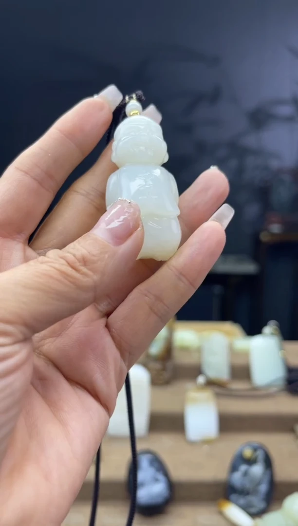 颈饰未镶嵌和田玉1