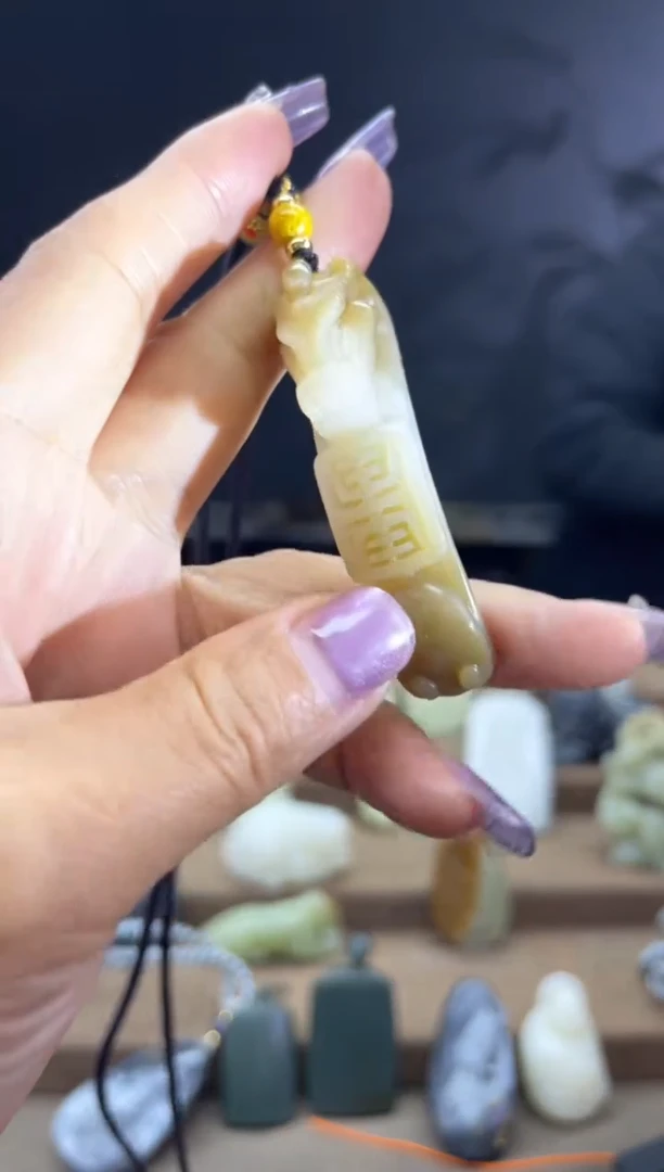 颈饰未镶嵌和田玉1