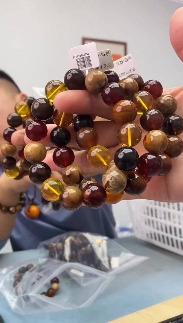 琥珀未镶嵌珠宝奇石假一罚十，多宝多样性发一件028