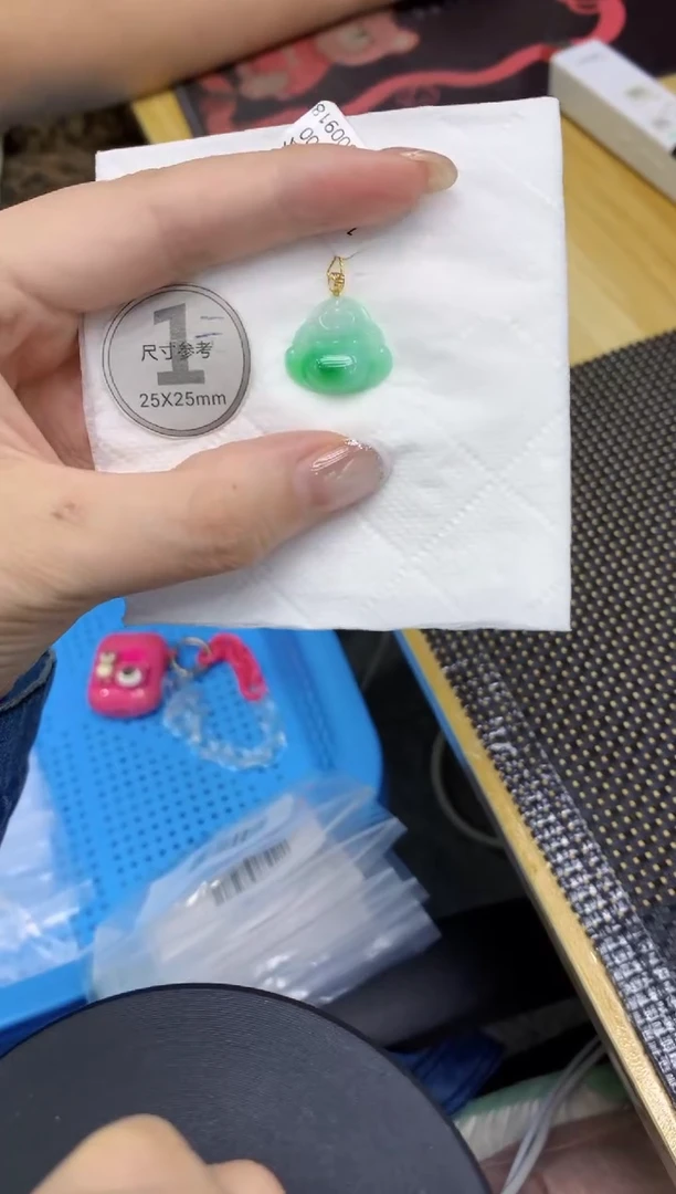 颈饰18K金镶嵌翡翠111111111