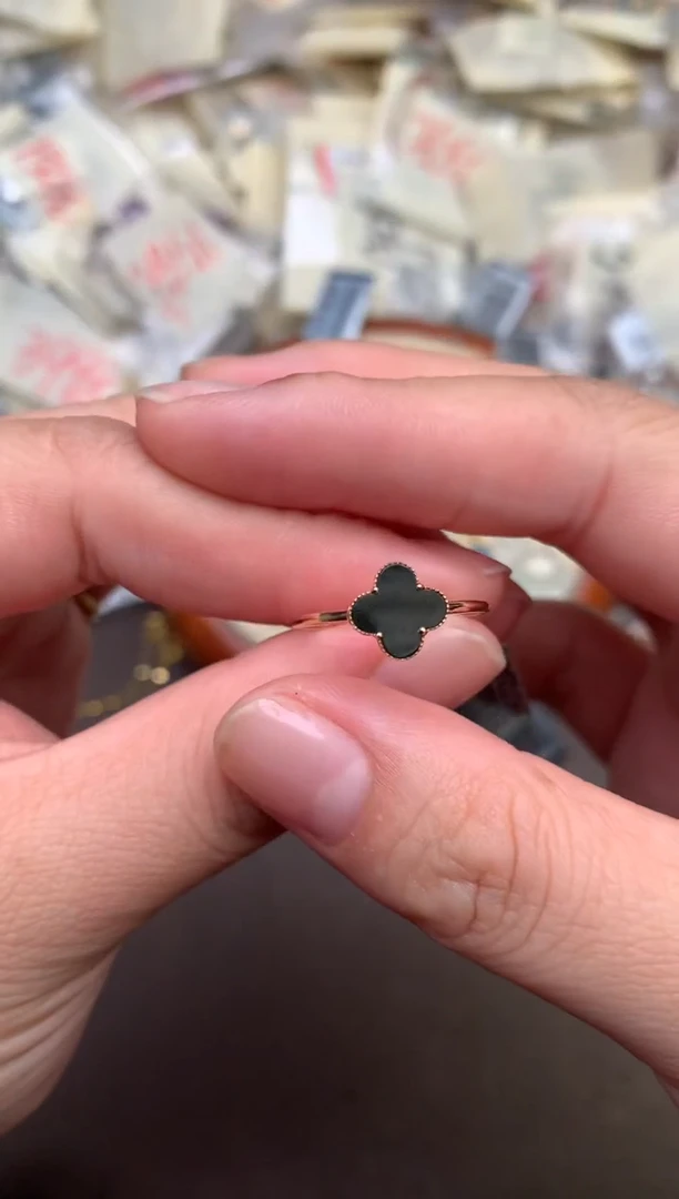 翡翠挂件18K金镶嵌—