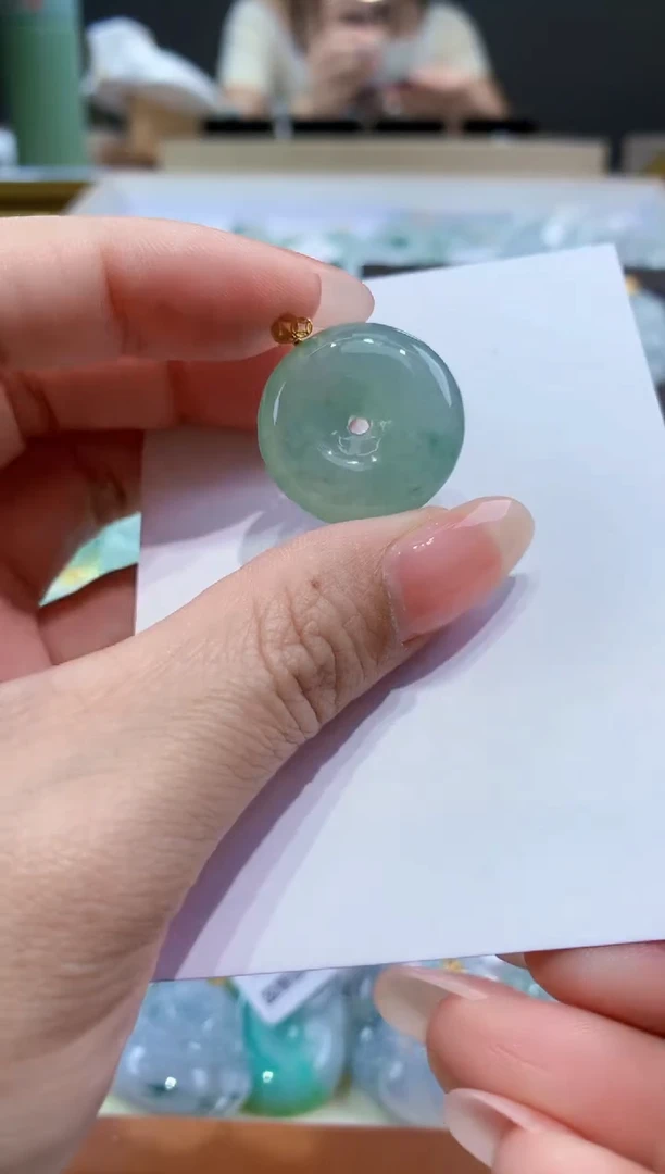 颈饰18K金镶嵌翡翠天然翡翠A货挂件