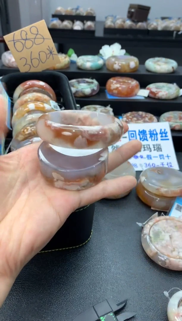 未镶嵌手镯石英质玉（56-57圈口）赠送镯心