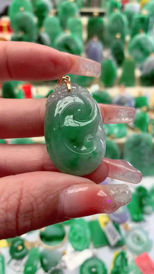 【闪购商品】翡翠颈饰18K金镶嵌挂件