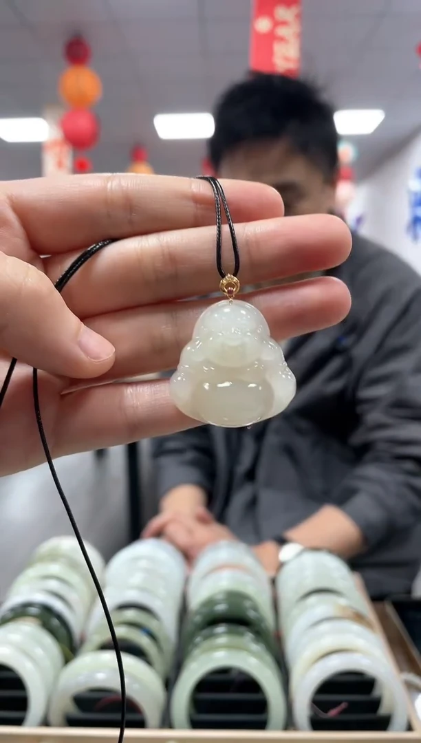 【闪购商品】和田玉颈饰18K金镶嵌挂件一件