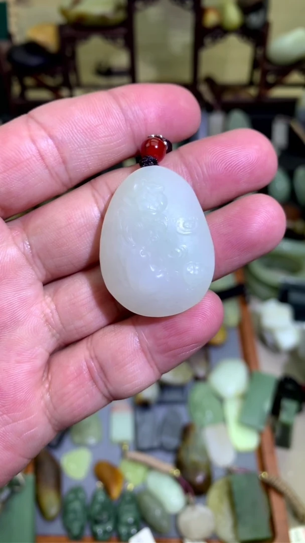 【闪购商品】和田玉颈饰未镶嵌俄料荷花吊坠