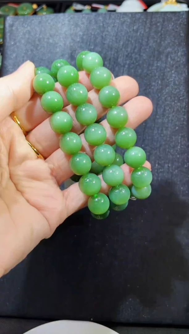 未镶嵌手串和田玉多样性发一