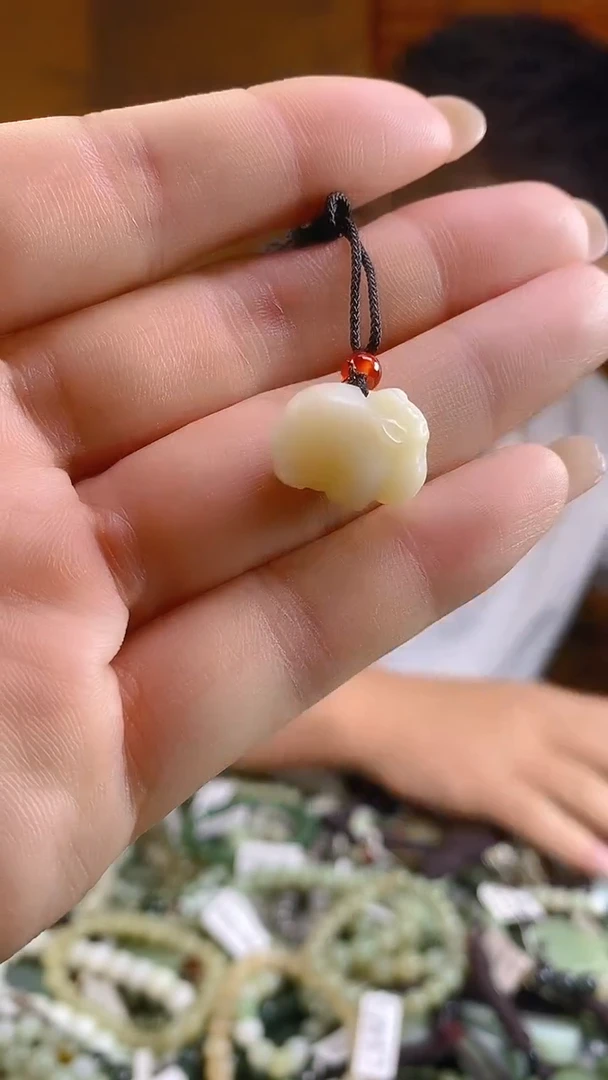 和田玉未镶嵌颈饰多样性发货，拍一发一