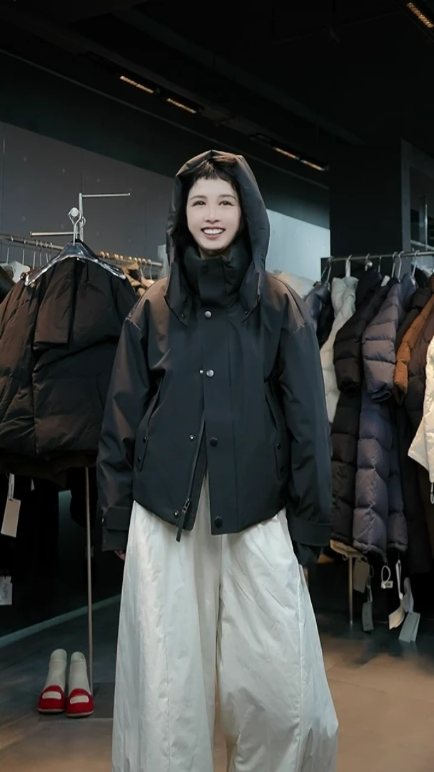 黑色羽绒黑色羽绒