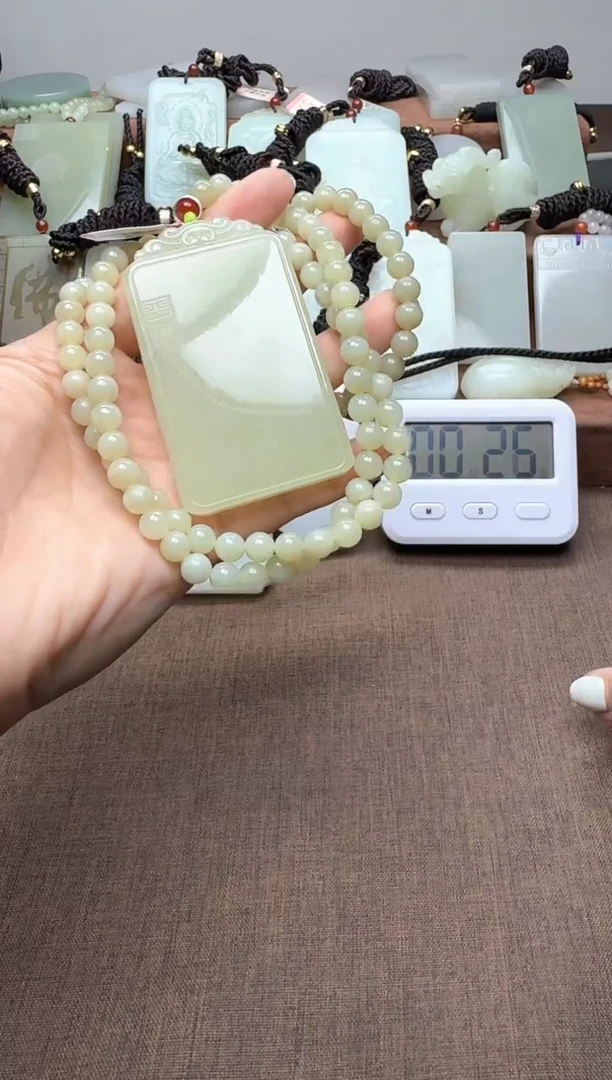 颈饰未镶嵌和田玉1