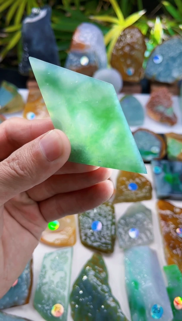 未镶嵌定制翡翠翡翠