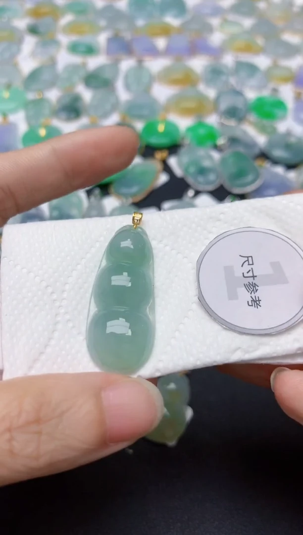 翡翠18K金镶嵌颈饰天然缅甸A货翡翠