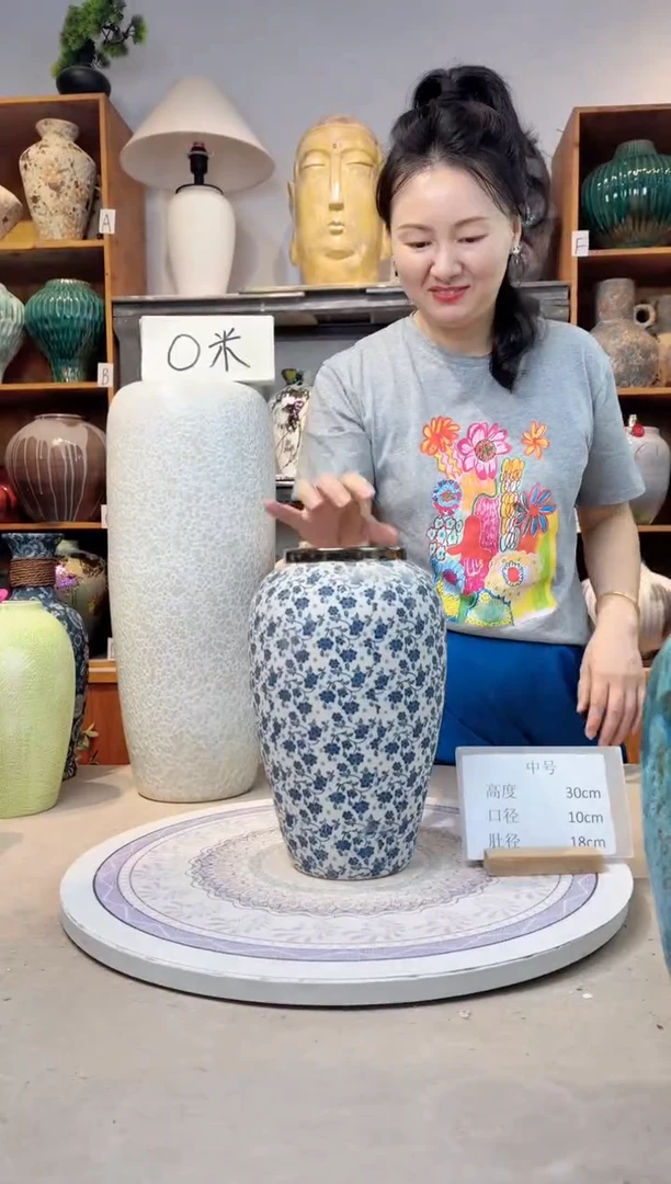 瓶陶瓷花瓶   白底小兰花  中号 微瑕