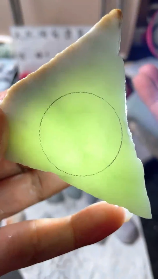 翡翠未镶嵌颈饰天然缅甸翡翠1