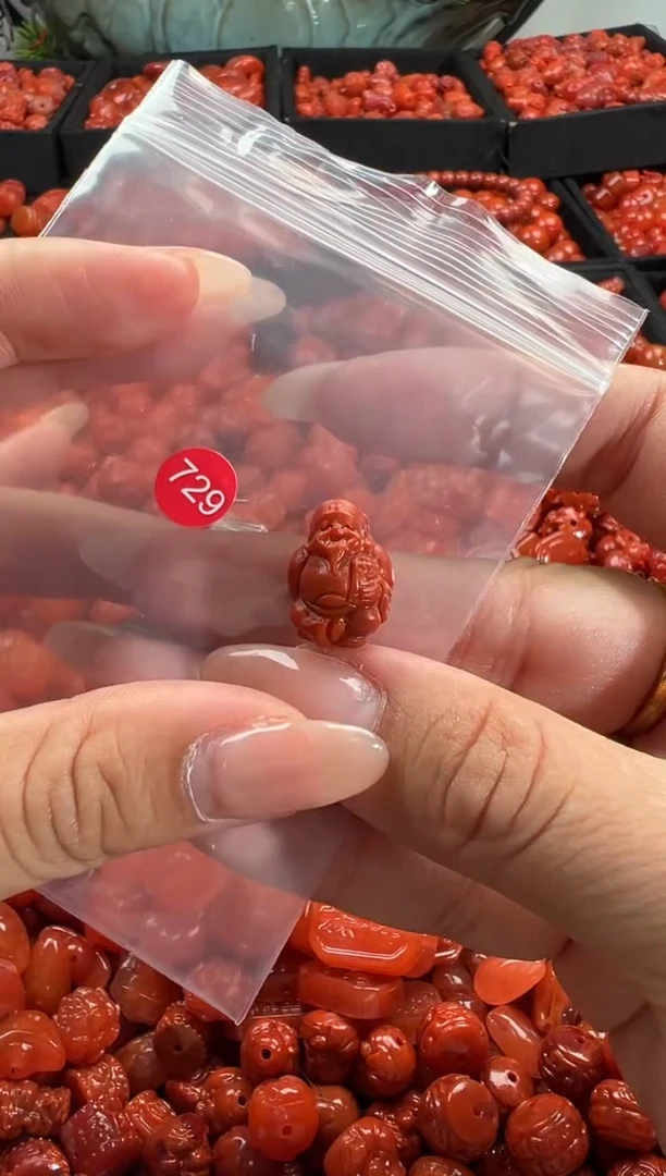 颈饰未镶嵌南红玛瑙1