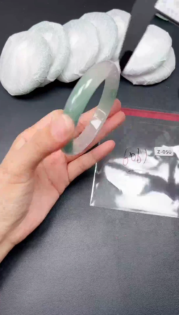 精品手镯，一物一拍Z050