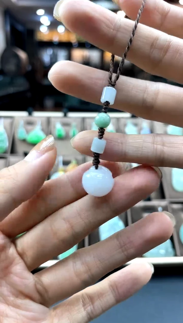 【闪购商品】翡翠挂件未镶嵌苹果