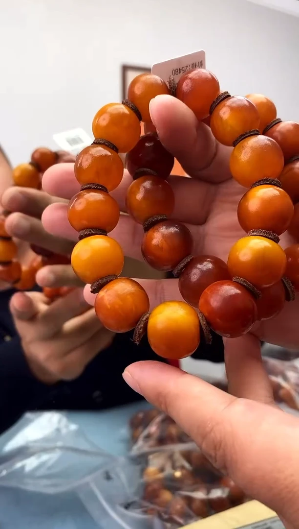 蜜蜡未镶嵌珠宝奇石假一罚十，多样性发一件046