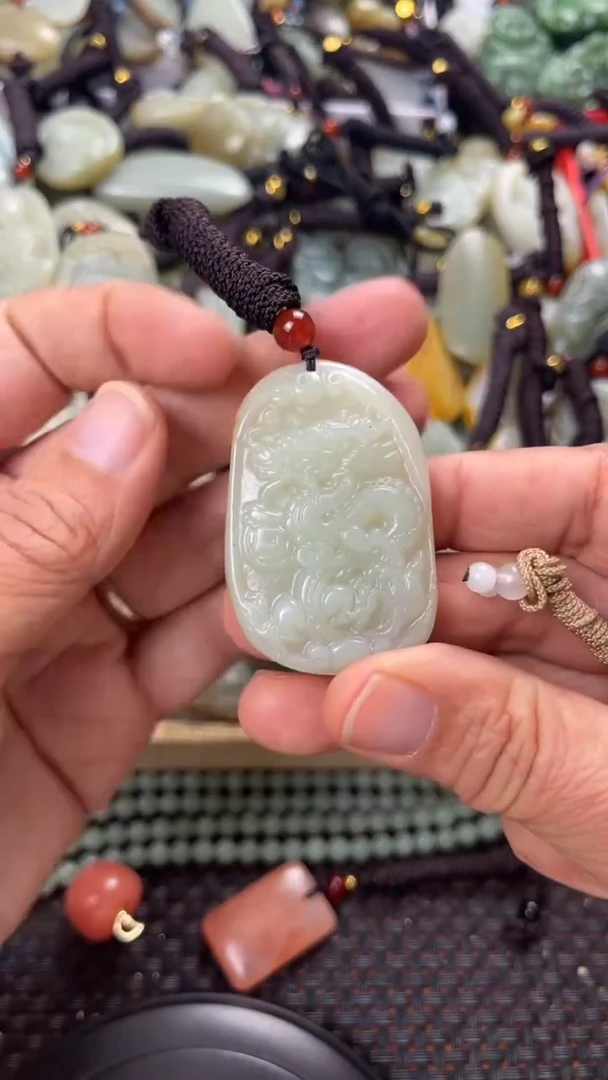 【闪购商品】和田玉颈饰未镶嵌多样性发货没有证书拍一发一有瑕