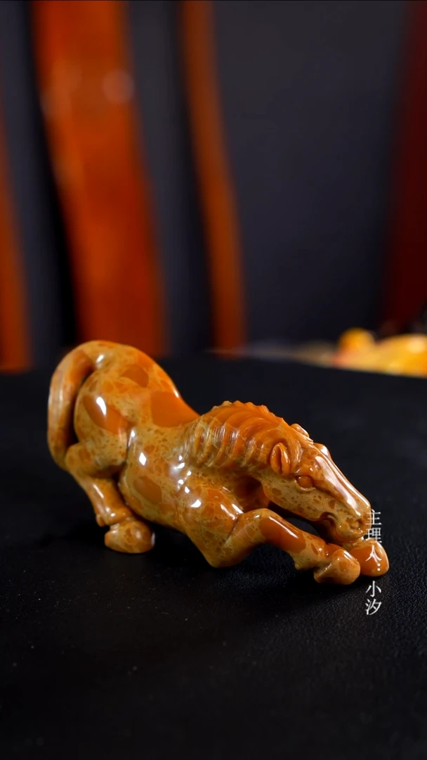 寿山石用****4花坑石小马手把件