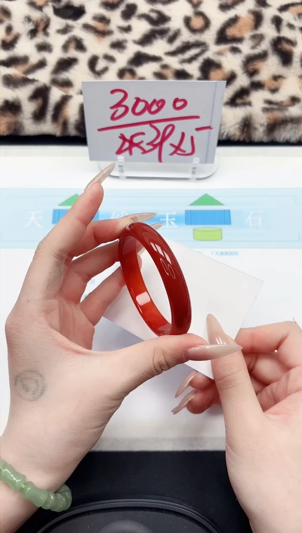 【闪购商品】石英质玉手镯未镶嵌24.-52