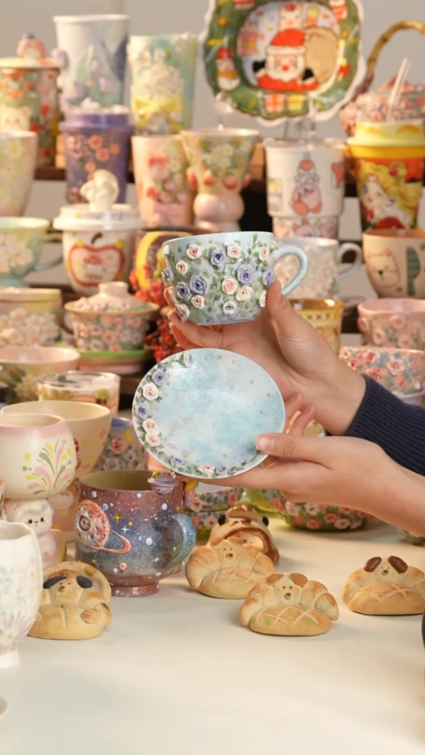 摆件陶景德镇釉下彩手绘设计师款陶瓷