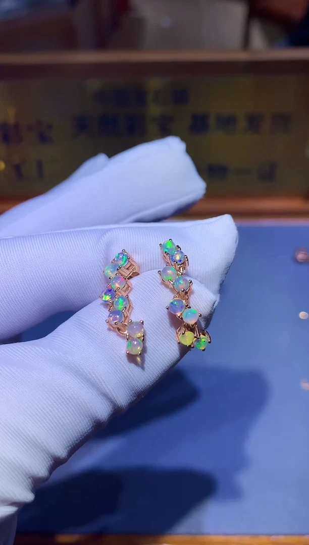 【闪购商品】欧泊耳饰银S925镶嵌........