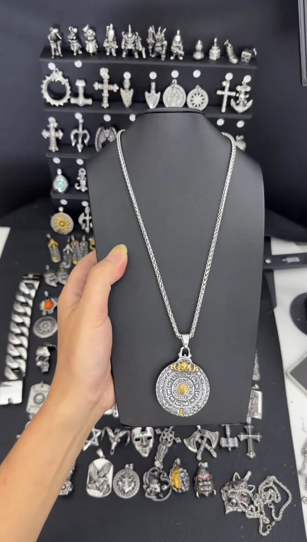 钛钢树脂九宫吊坠搭配龙骨项链60CM长度