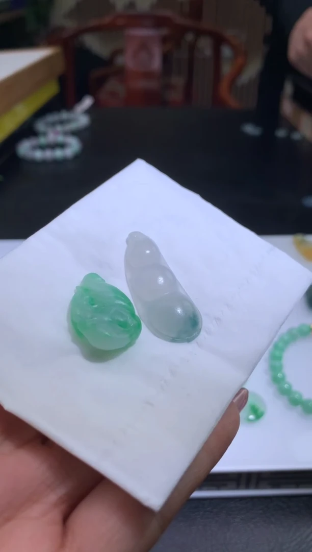 未镶嵌定制翡翠w**?翡翠