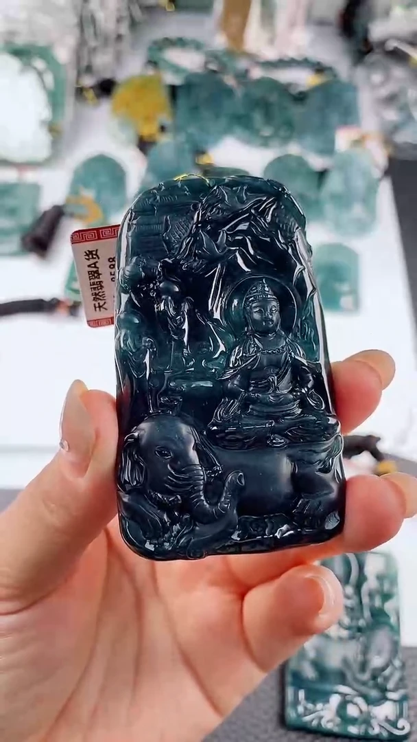 翡翠未镶嵌颈饰